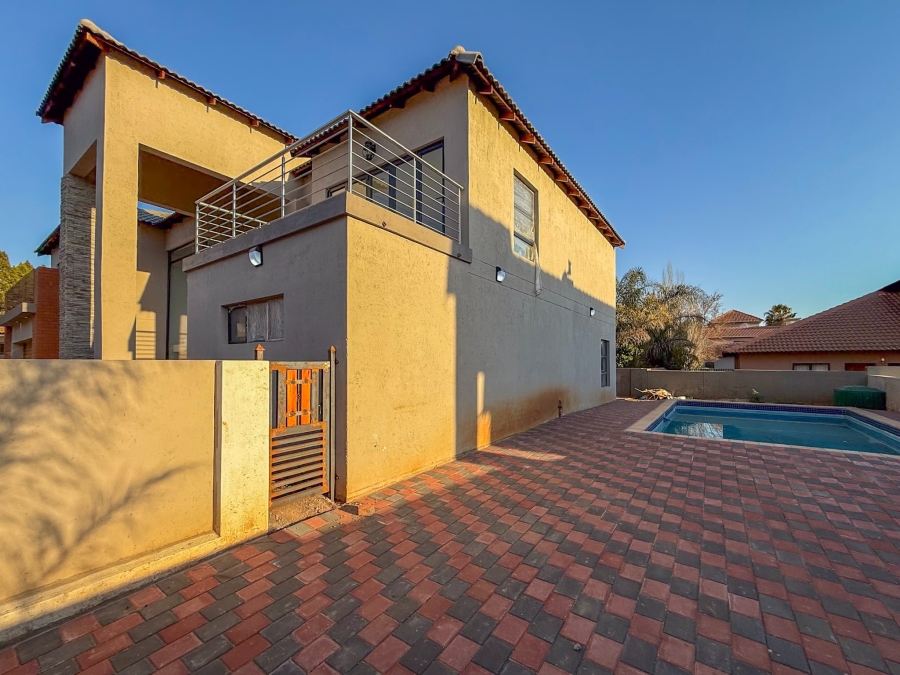 5 Bedroom Property for Sale in Melodie North West